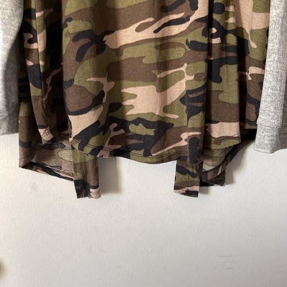 Camo button up hooded shirt - Picture 5 of 6